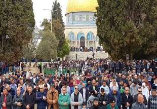 300هزار فلسطینی نماز جمعه را در مسجدالاقصی اقامه کردند/درگیری خونین فلسطینیان با نظامیان صهیونیست در رام الله