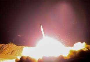 صواريخ الحرس الثوري يستهدف مقرات الارهابيين في دير الزور