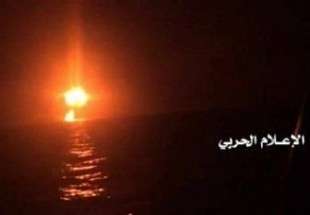 یمن یک فروند کشتی نظامی ائتلاف عربی را هدف قرار داد