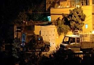 بازداشت 10 فلسطینی از جمله مادر مجری عملیات "حلمیش" در کرانه باختری/تعرض افسران و شهرک نشینان اسرائیلی به قبله نخست