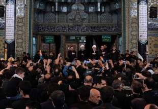الرئيس روحاني يشارك في مراسم عاشوراء في مرقد عبد العظيم الحسني
