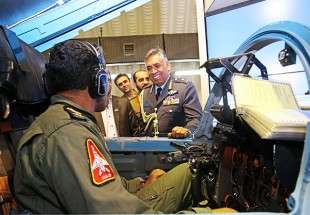 قائد سلاح الجو العماني يتفقد قاعدة الشهيد لشكري الجوية في طهران