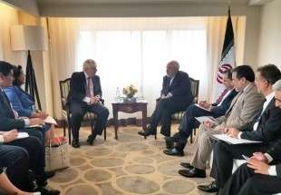 وزير الخارجية البريطاني يبحث هاتفيا مع نظيريه الايراني والامريكي الاتفاق النووي
