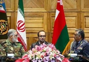 بوردستان يستقبل قائد القوات الجوية العمانية