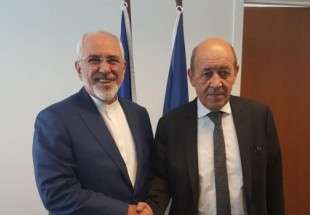 مباحثات هاتفية بين ظريف ونظيره الفرنسي حول الاتفاق النووي وقضايا المنطقة