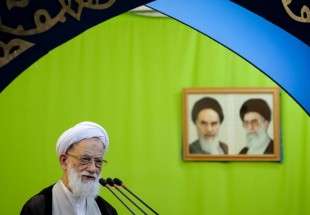 خطيب صلاة الجمعة: ايران لا تساوم ابدا على قضاياها الدفاعية
