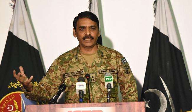 المتحدث باسم الجيش الباكستاني يشيد بمواقف قائد الثورة حول كشمير