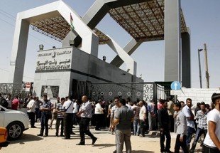 مصر تفتح معبر رفح للمرة الأولى منذ تسلم "السلطة" معابر غزة