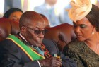موغابي يرضخ ويعلن استقالته من رئاسة زمبابوي بعد حكم استمر 37 عاماً