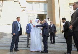 ظريف يلتقي وزير الاقتصاد والتجارة القطري