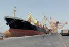 Un navire transportant 5 500 tonnes de farine accoste au Yémen