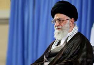 الإمام الخامنئي: الجمهورية الإسلامية يجب أن تضع الزكاة على رأس برامجها