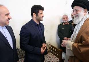 رہبر انقلاب اسلامی سے پہلوان علیرضا کریمی کی ملاقات