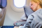 أفضل طرق النوم على متن الطائرات