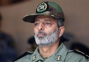 قائد الجيش الايراني يعلن نجاح المناورات المشتركة بين القوة الجوفضائية للحرس ومقر الدفاع الجوي