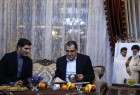 Le ministre de la Santé iranien rencontre la famille du martyr Hassan Tehrani Moghaddam
