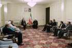 روحاني : ايران على استعداد لتطوير علاقاتها مع الجزائر