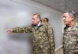 أردوغان يتفقد القوات التركية على الحدود السورية