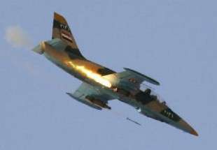 بمباران مواضع تروریست‌های تکفیری در استان ادلب
