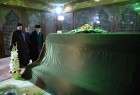 Leader visits Imam Khomeini (RA) mausoleum and martyrs cemetery (photo)  <img src="/images/picture_icon.png" width="13" height="13" border="0" align="top">