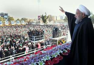 الرئيس الايراني : ثورتنا بدون أي دعم أجنبي أطاحت بنظام تدعمه جميع القوى العظمى