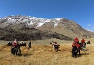 Des nomades kirghizes rêvent de rentrer au pays