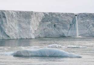 ذوبان الجليد يحرر مادة سامة تهدد البشر