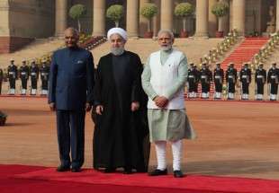 الرئيس روحاني يصل الى العاصمة الهندية نيودلهي
