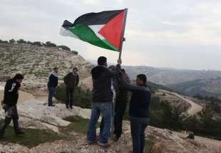 "العلم الفلسطيني" يربك الاحتلال