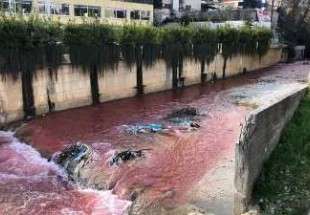 النهر الأحمر يثير تساؤلات في لبنان