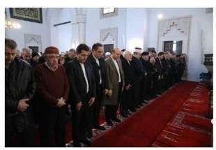 Le ministre iranien des Affaires étrangères participe à une prière collective en Bosnie-Herzégovine