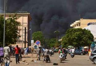 برکینا فاسو:  فرانسیسی سفارت خانے اور آرمی ہیڈ کوارٹرز پر حملہ