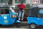Indonésie: les trois-roues traditionnels chassés par un modèle de transporte américain