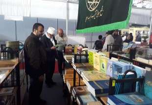 دیدار و گفتگوی حجت الاسلام والمسلمین فولادی با مراکز چاپ و نشر در نمایشگاه بین المللی تونس