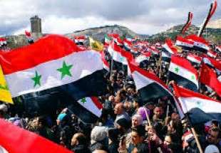 Les Syriens manifestent à Damas contre les frappes aériennes occidentales