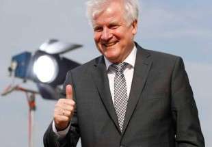 وزير الداخلية الألماني يرفض طلبا نقابيا بزيادة الرواتب