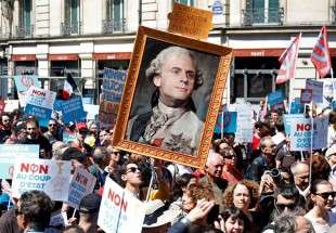 Les Français manifestent contre les politiques de Macron