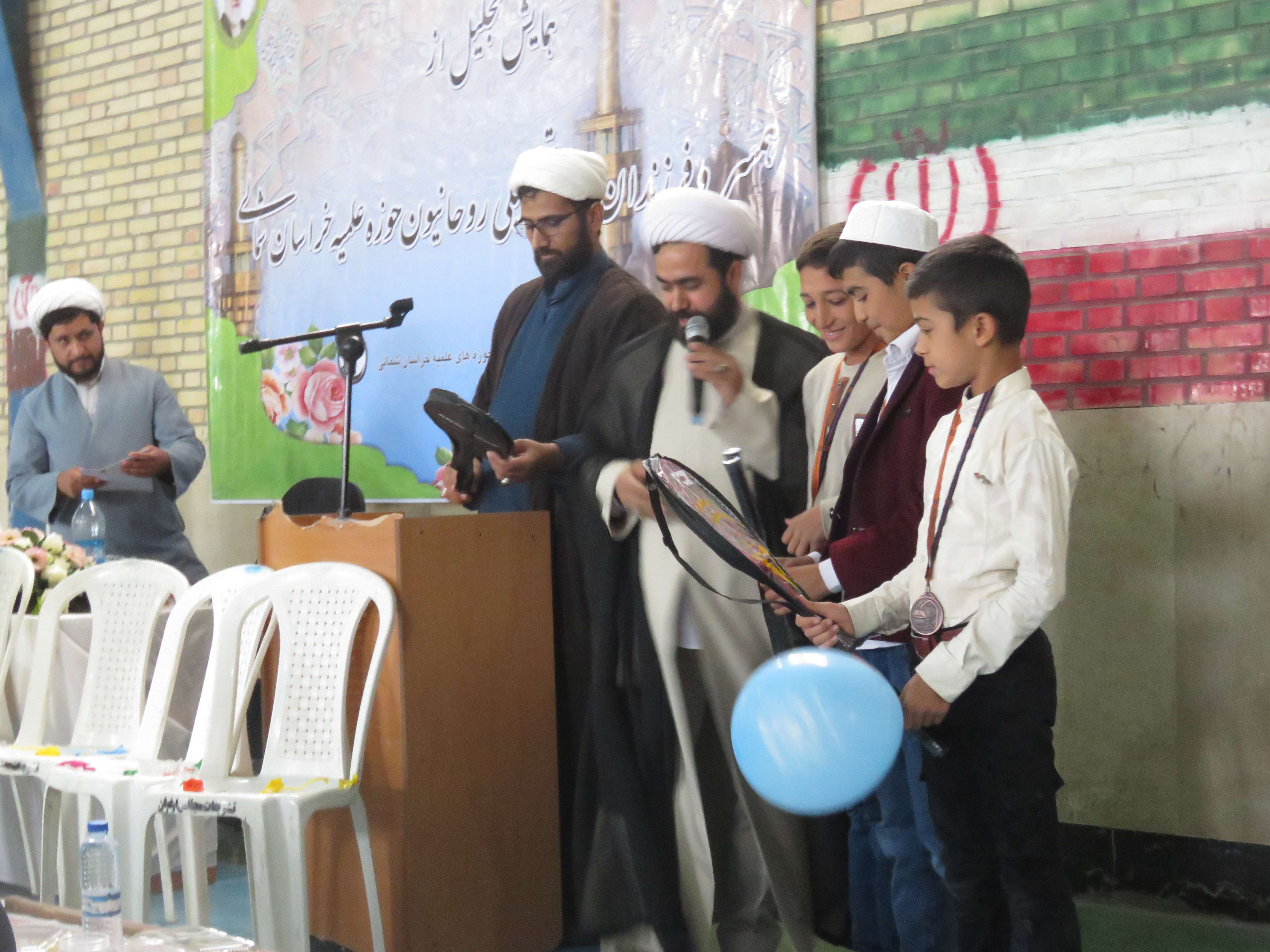 مراسم تجلیل از فرزندان ممتاز خانواده های اهل سنت خراسان شمالی در روستای بگ پولاد( رازو جرگلان )
