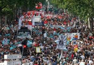 احتجاجات عارمة تجتاح فرنسا ضد سياسة ماكرون