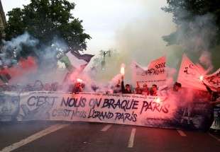 فرانس میں حکومت مخالف مظاہروں میں شدت آگئی