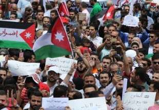 صحيفة إسرائيلية تتحدث عن دور السعودية والامارات في مظاهرات الأردن