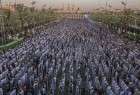 آلاف المسلمين يؤدون صلاة العيد في كربلاء