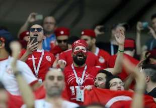 جمهور تونس يرفع أعلام فلسطين في مباراة إنجلترا