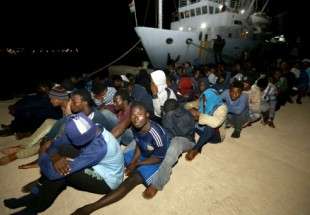 Méditerranée: 108 migrants autorisés à accoster en Sicile