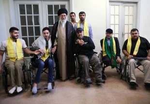 قائد الثورة يستقبل مجاهدي حزب الله الذين شاركوا في حرب ال 33 يوما