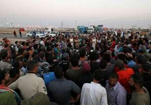 الشرطة العراقية: محتجون يتجمعون عند المدخل الرئيسي لحقل الزبير النفطي في الجنوب