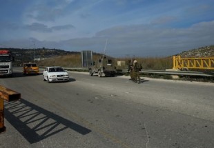 اعتقال 3 شبان فلسطينيين على حاجز عسكري صهيوني جنوب نابلس