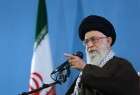 امام خامنه‌ای در پاسخ به نگرانی‌ها از آینده انقلاب: هیچ‌کس هیچ غلطی نمی‌تواند بکند/ این را به همه بگویید