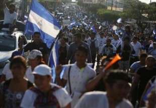 تظاهرة لآلاف من معارضي رئيس نيكاراغوا وأخرى لمؤيديه في ماناغوا