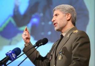 وزير الدفاع الايراني: سيتم إزاحة الستار عن أول مقاتلة إيرانية في 22 أغسطس